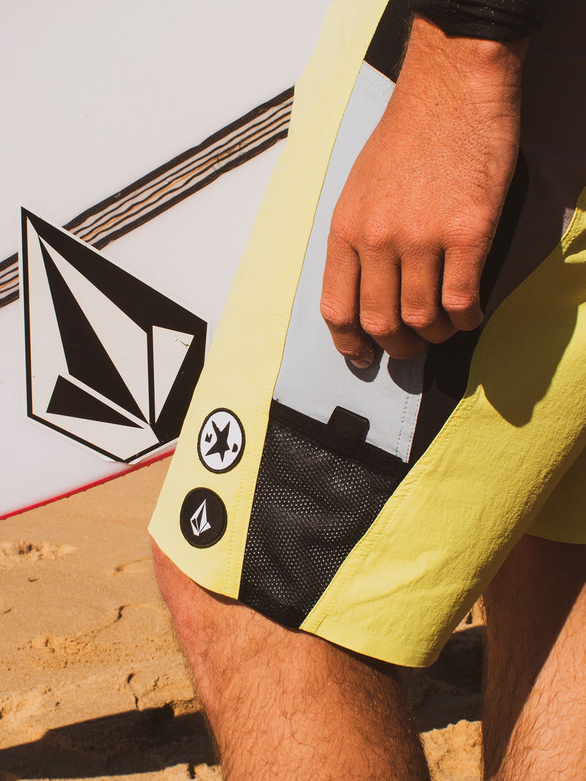 Surf Vitals Noa Deane Liberator 20" Boardshort - LIMEADE