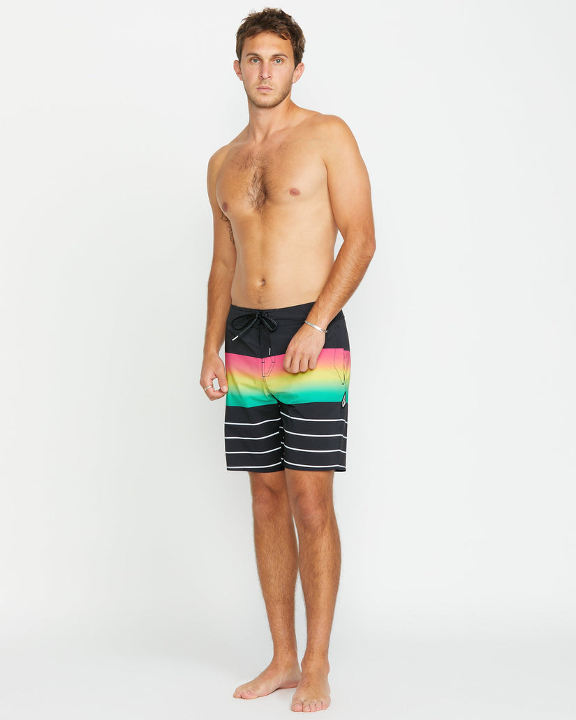 Quarta Fade Mod 19" Boardshorts - NEW BLACK