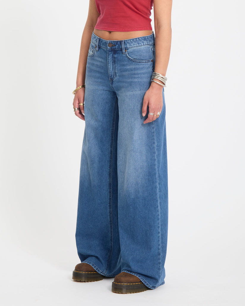 Stoned Boyfriend Low Rise Jeans - Worn Light Blue
